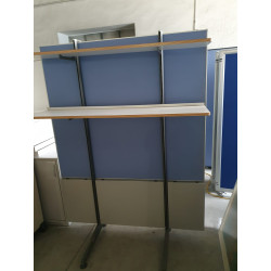 Ścianka biurowa z oświetleniem i półkami (P1)