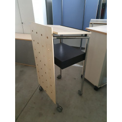 Mównica na kółkach (M1)